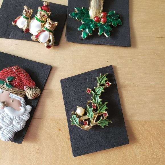 8 Christmas Brooch Pins and 3 Earrings - Picture 8 of 9